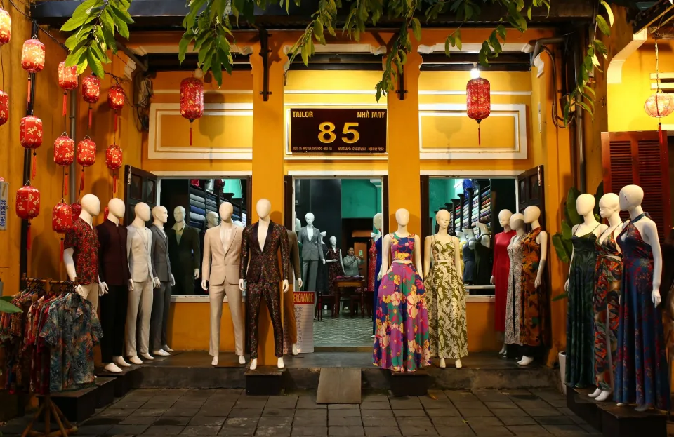 Nhân viên tại shop